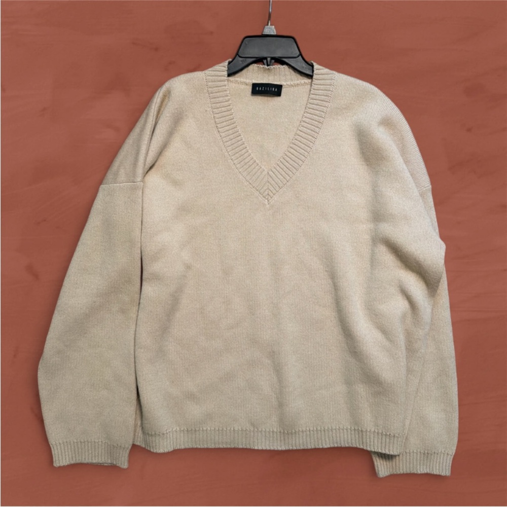 BAZILIKA V NECK SWEATER